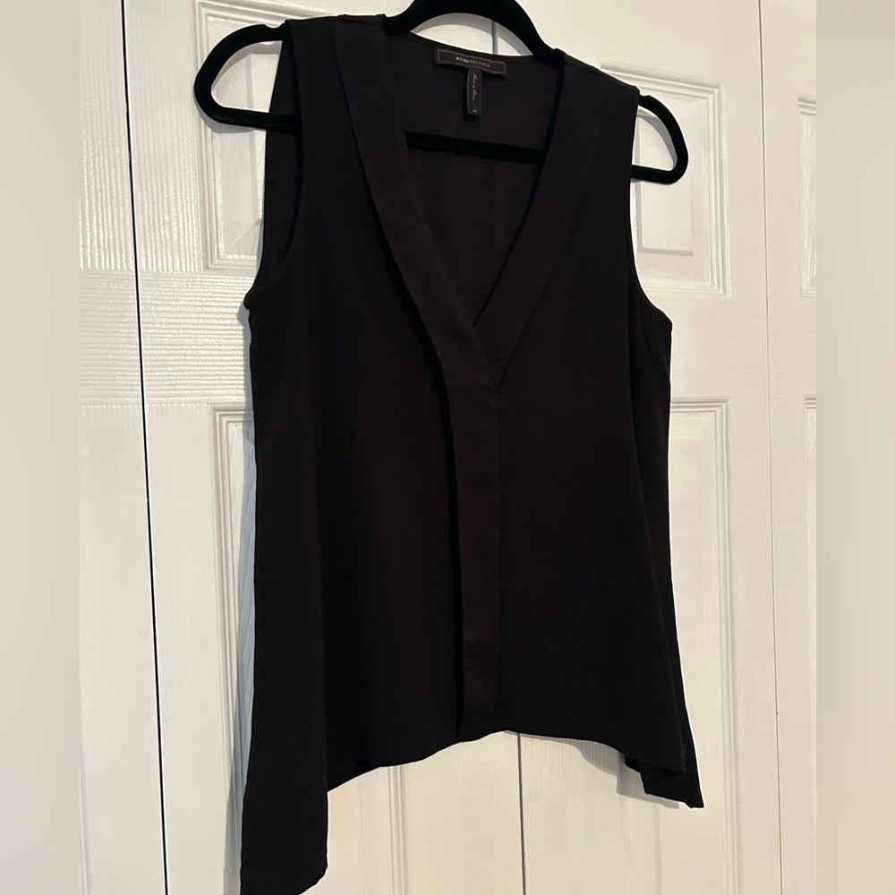 BCBGMaxAzria Black V-Neck Tank Top